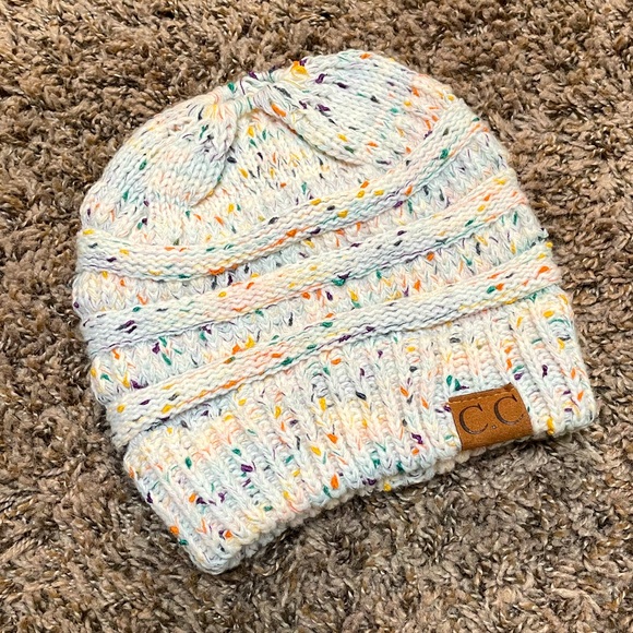 C.C Ponytail Beanie (NWOT) - Picture 1 of 4
